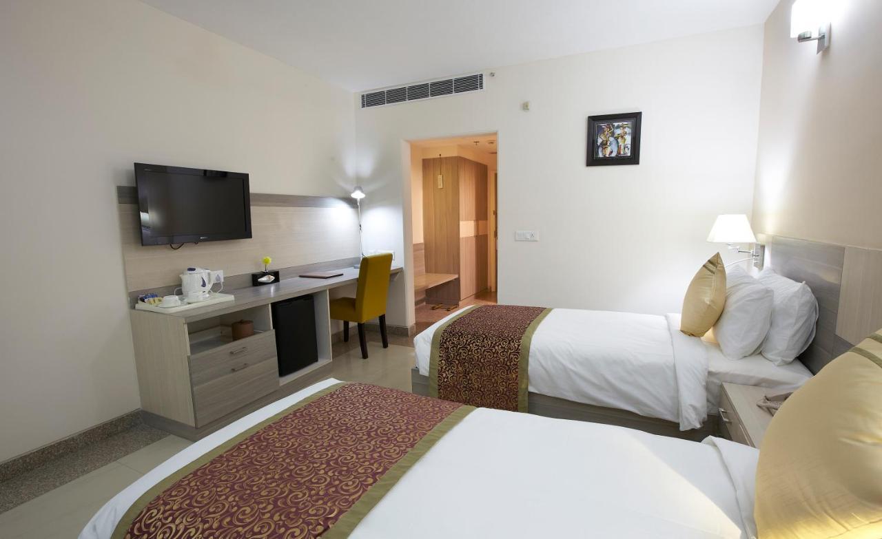 เดย์ โฮเต็ล บาย วินด์แฮม นีมรานา ชัยปุระ ไฮเวย์ Hotel ภายนอก รูปภาพ